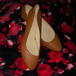 3/$20 🦋 Time and Tru Brown Flats NWOT
